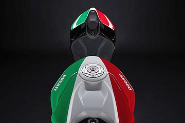 Panigale V4 Tricolore image 3