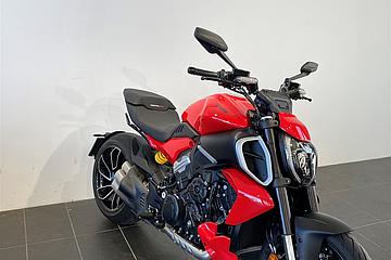Diavel V4 image 1
