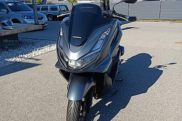 PCX125 image 2