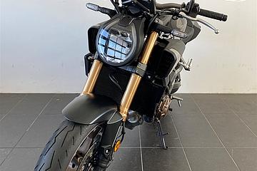CB650R image 1