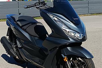 PCX125 image 3