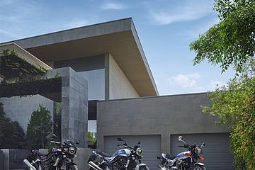 CB1000F image 1