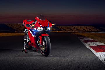 CBR600RR image 2