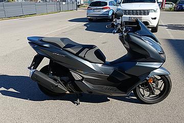 PCX125 image 4