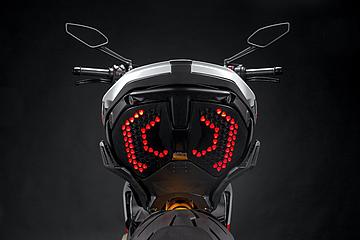 Diavel V4 RS image 2
