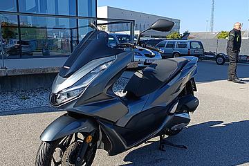 PCX125 image 1