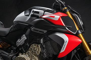 Diavel V4 RS image 1